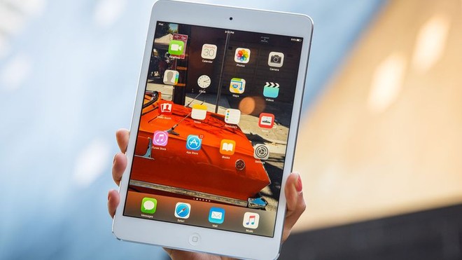 iPad mini 2 sở hữu thiết kế được đánh giá là đẹp, mỏng, nhẹ và sắc sảo. Màn hình iPad mini 2 được trang bị IPS LCD mang đến màu sắc tươi sáng và sắc nét. Kích thước màn hình là 7.9 inches, độ phân giải 2048 x 1536, góc nhìn rộng. Đặc biệt, iPad được hỗ trợ kết nối mạng wifi 802.11b/g/n. Nhờ được hỗ trợ 2 ăng ten bắt sống wifi và công nghệ MIMO nên tốc độ kết nối internet của iPad Mini 2 khá tốt.