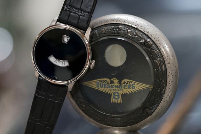  Chiếc đồng hồ được lấy cảm hứng từ động cơ chiếc xe cổ Duesenberg từ những năm 1920 của thế kỷ trước 