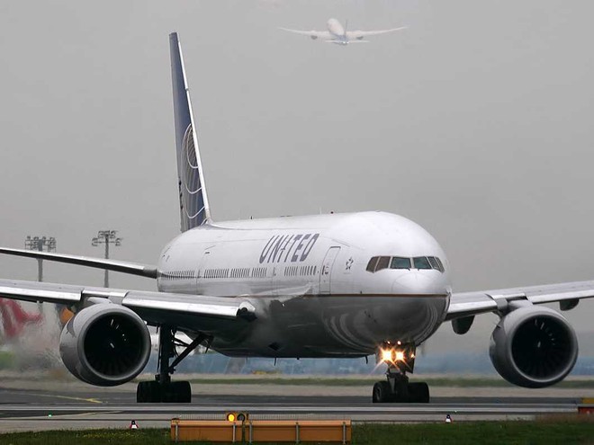  Boeing 777 với logo của hãng hàng không United. 