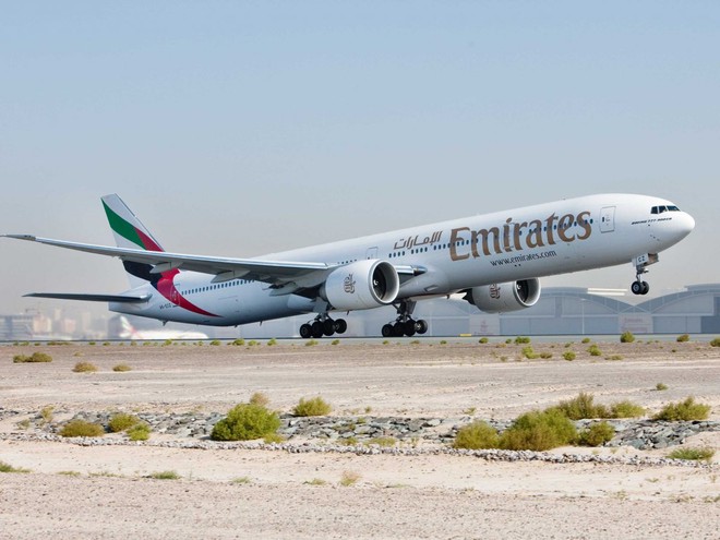  Boeing 777 với logo của hãng hàng không Emirates. 