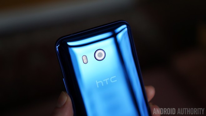 HTC U11- một trong những điện thoại Android đẹp nhất hiện tại (ảnh từ Android Authority)