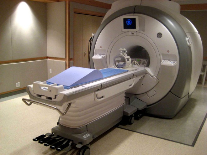 
Chiếc máy chụp cộng hưởng từ fMRI.
