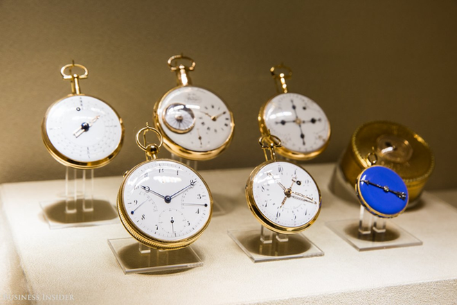  Khách thăm quan cũng có thể chiêm ngưỡng rất nhiều mẫu đồng hồ độc đáo được hãng sản xuất qua các thời kỳ. 
