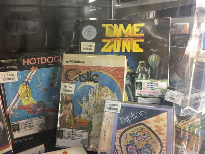  Bản sao của game Time Zone dành cho máy tính Apple II, một trong những trò chơi đầu tiên của nhà thiết kế Roberta Williams 