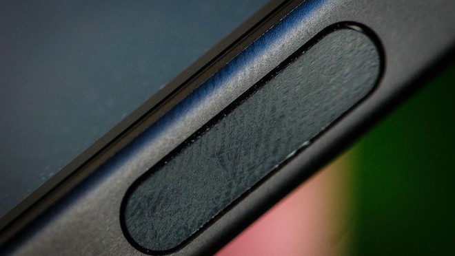 Cận cảnh Razer Phone, smartphone đầu tiên dành riêng cho game thủ - Ảnh 11.