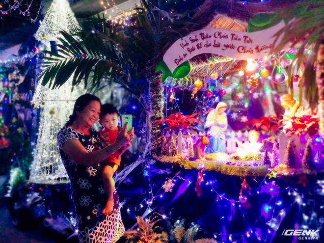 Đời sống qua lăng kính smartphone (Kỳ 2): Những cung bậc cảm xúc đón Giáng Sinh của người Sài Gòn - Ảnh 26.