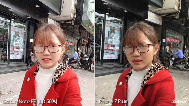  Khi chụp ngoài trời chế độ làm đẹp trên chiếc Galaxy Note FE giúp khuôn mặt cô gái căng mịn trắng hồng, đây là điều mà bất cứ cô gái nào cũng muốn có ở một chiếc Camera Selfie trên điện thoại 