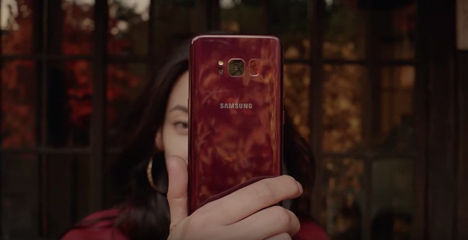 Vài hình ảnh về Galaxy S8 Burgundy Red. 