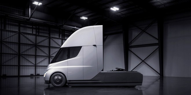 Xe tải điện của Tesla ra mắt rồi: không gương chiếu hậu, chạy được tới 800km trong 1 lần sạc, gầm thấp như xe con - Ảnh 3.