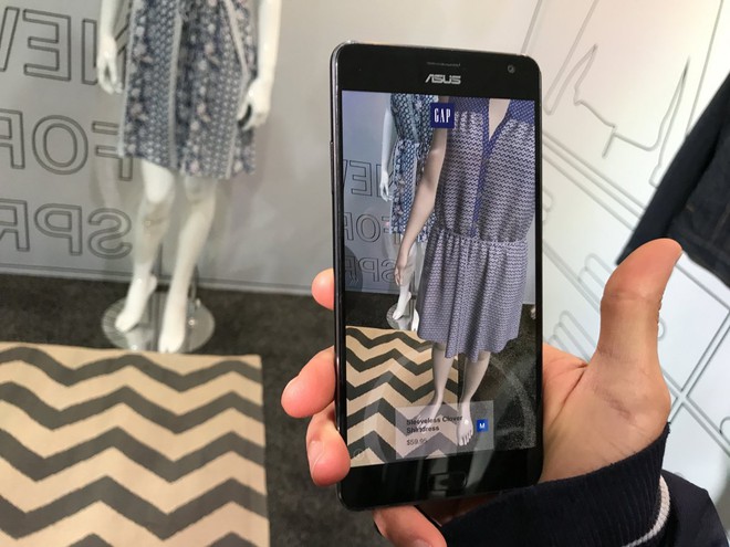  Nhà bán lẻ quần áo và phụ kiện Gap của Mỹ thậm chí còn tạo ra ứng dụng thử đồ riêng mà không cần tới cửa hàng. 