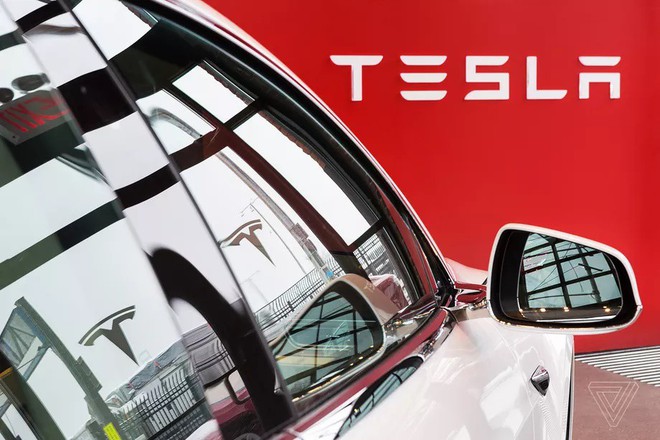 Thua lỗ 619 triệu USD trong quý vừa qua, Tesla khó lòng thực hiện mục tiêu sản xuất 5.000 chiếc Model 3 mỗi tuần - Ảnh 1.
