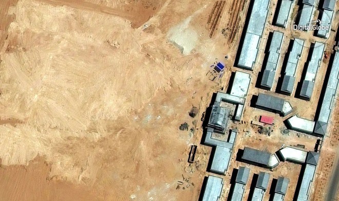 Erenhot là thành phố ma nổi tiếng tại khu tự trị Nội Mông. Hình ảnh chụp được năm 2013 chỉ thấy toàn bụi cát mà thôi.
