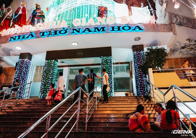 Đời sống qua lăng kính smartphone (Kỳ 1): Người dân Sài Gòn nô nức trang trí phố xá đón Noel đến gần - Ảnh 26.