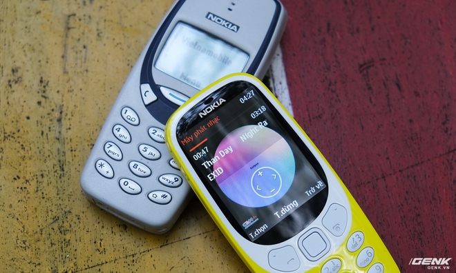  Giao diện của 3310 (2017) dù mang hơi hướng hoài cổ nhưng vẫn khá hiện đại, đáp ứng đủ những yêu cầu phần cứng cần thiết cho một chiếc feature phone ở thời điểm này. 