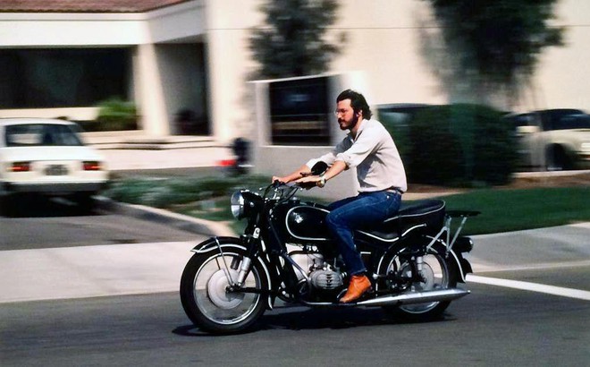  Chiếc xe máy của Steve Jobs đã truyền cảm hứng cho những thiết kế của Apple. 