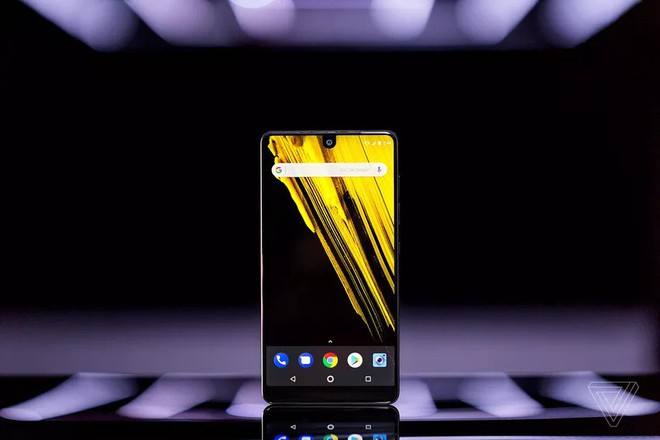 Essential Phone giảm giá sâu nhất từ trước tới nay, chỉ còn 399 USD trong dịp Cyber Monday - Ảnh 1.