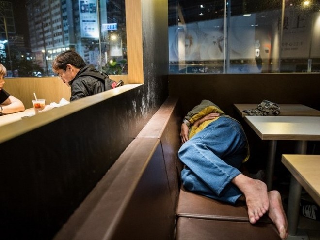 Tìm hiểu về McRefugees: Nơi người vô gia cư, người cô đơn tại Hồng Kông coi là ngôi nhà thứ hai của mình - Ảnh 5.