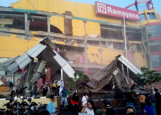 Nhân viên không lưu Indonesia hi sinh tính mạng để đảm bảo máy bay cất cánh an toàn trong động đất - Ảnh 3.