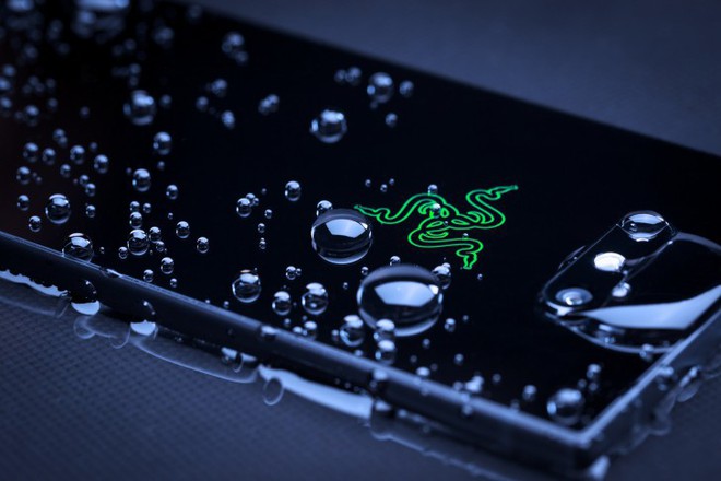 Razer Phone 2 chính thức ra mắt, sạc không dây, IP67, màn hình sáng hơn, camera kép chụp đẹp hơn, logo nhấp nháy - Ảnh 1.