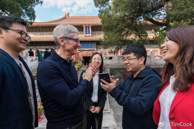 Doanh số iPhone thất vọng tại thị trường tỷ dân, Tim Cook thân chinh tới Trung Quốc để tìm hiểu nguyên nhân - Ảnh 1.