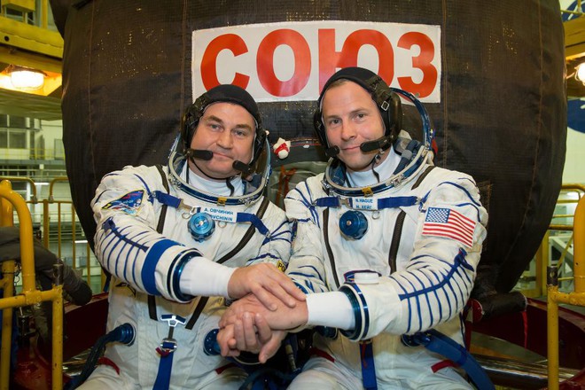 Tàu vũ trụ Soyuz gặp nạn, hai phi hành gia phải thực hiện hạ cánh đạn đạo để thoát cái chết cận kề - Ảnh 1.