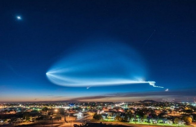 [Video timelapse] Theo dõi màn phóng và hạ cánh rực sáng cả bầu trời đêm của tên lửa SpaceX Falcon 9 - Ảnh 4.