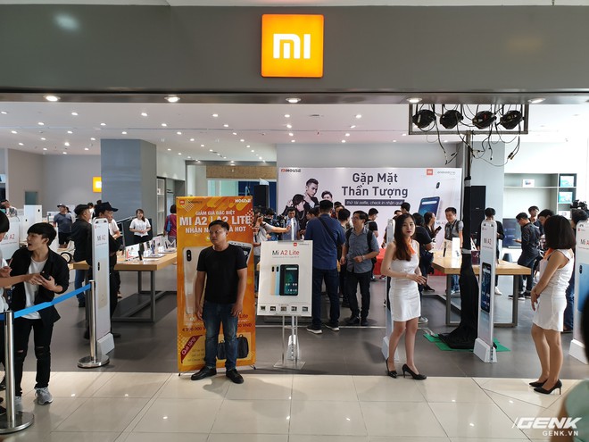 Ảnh thực tế Xiaomi Redmi Note 6 Pro: Snapdragon 636, màn tai thỏ, lần đầu có 4 camera, mặt lưng không ấn tượng, giá 5 triệu đồng - Ảnh 14.