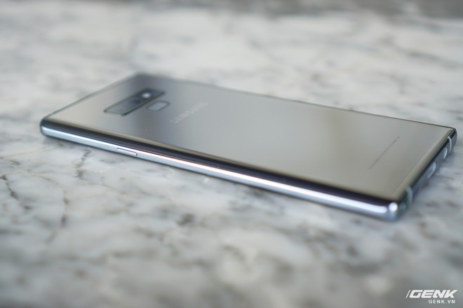Cận cảnh Galaxy Note9 phiên bản Silver: màu bạc sang chảnh, chỉ có 1 SIM, chưa có hàng chính hãng - Ảnh 14.