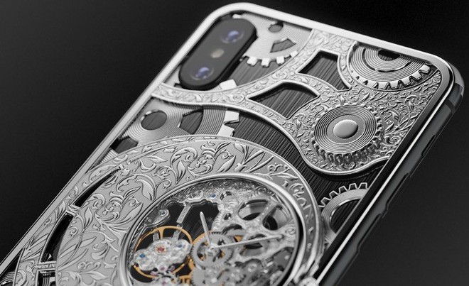 Đây là mẫu iPhone XS cực độc từ nước Nga, mang trên lưng cả một chiếc đồng hồ cơ lộ máy, giá từ 6000 USD - Ảnh 6.