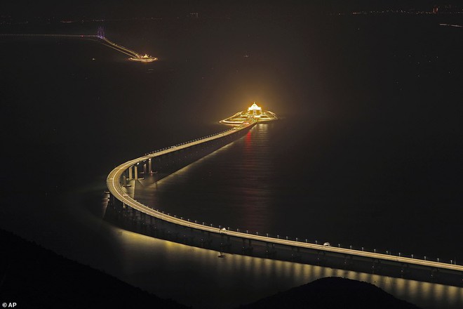 Chiêm ngưỡng cầu vượt biển dài nhất thế giới: 55km, 18 tỷ USD kinh phí tại Trung Quốc - Ảnh 9.
