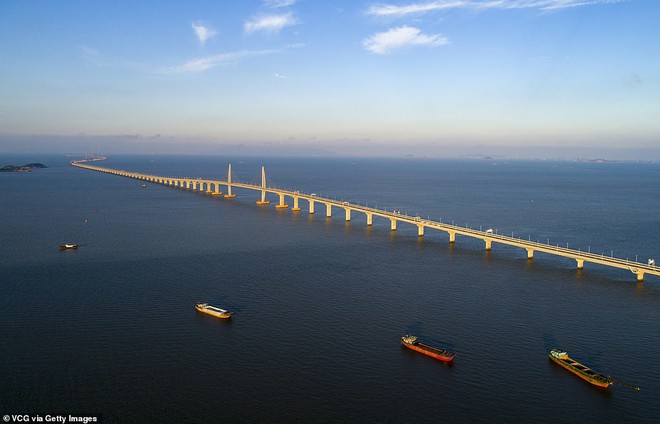 Chiêm ngưỡng cầu vượt biển dài nhất thế giới: 55km, 18 tỷ USD kinh phí tại Trung Quốc - Ảnh 10.