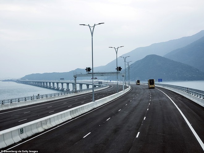 Chiêm ngưỡng cầu vượt biển dài nhất thế giới: 55km, 18 tỷ USD kinh phí tại Trung Quốc - Ảnh 16.