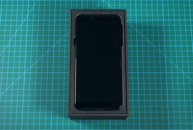Mở hộp, trên tay smartphone gaming 10GB RAM đầu tiên của Xiaomi Black Shark 2 HELO - Ảnh 3.