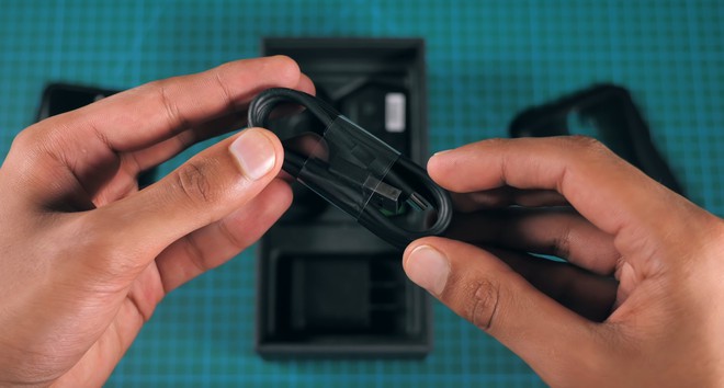 Mở hộp, trên tay smartphone gaming 10GB RAM đầu tiên của Xiaomi Black Shark 2 HELO - Ảnh 7.