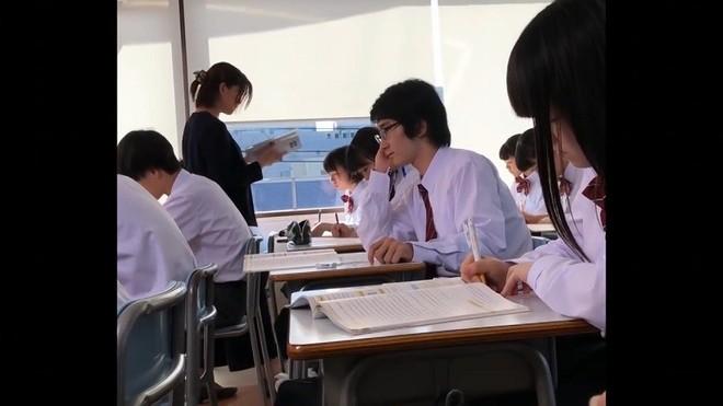 Xem học sinh Nhật trổ tài ăn vụng trong lớp nhờ toàn thiết bị công nghệ cao - Ảnh 3.