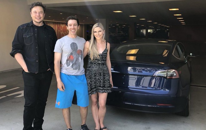 Cứ nói Elon Musk mất trí, điên rồ đi, ông vẫn là Người Sắt thực thụ: Tesla thản nhiên báo lãi 300 triệu USD - Ảnh 2.