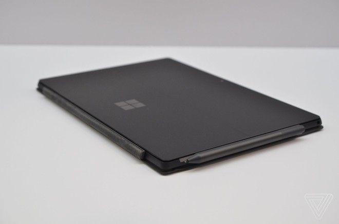 Ảnh cận cảnh Microsoft Surface Pro 6 màu đen nhám tuyệt đẹp vừa được trình làng - Ảnh 7.