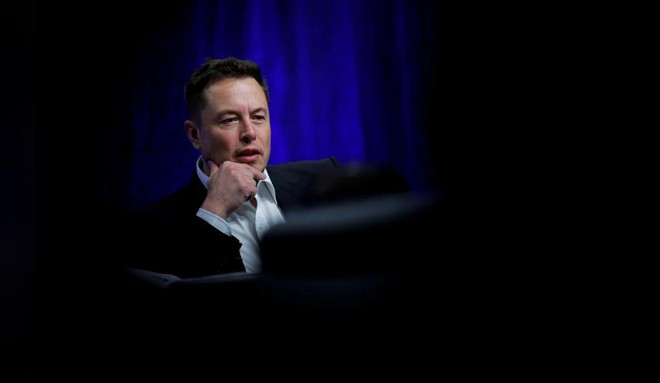 CEO Elon Musk đã xóa bỏ chức danh của mình tại Tesla, nói rằng “để xem chuyện gì sẽ xảy ra” - Ảnh 1.