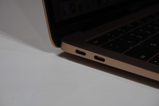 Cận cảnh MacBook Air 2018: Mọi thứ đều ổn trừ cấu hình quá yếu so với giá tiền - Ảnh 12.