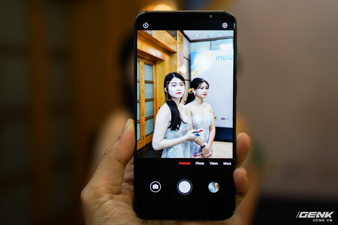 Ảnh thực tế Meizu 16 tại Việt Nam: không đua tai thỏ, cảm biến vân tay dưới màn hình, Snapdragon 845, RAM 8 GB, giá 11 triệu đồng - Ảnh 5.