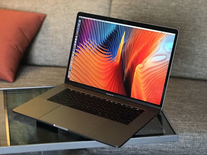 Mới ra vài tháng, MacBook Pro 2018 đã sắp lỗi thời: Apple xác nhận sẽ có phiên bản mới vào tháng 11 với GPU Vega mạnh hơn - Ảnh 1.