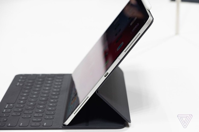 Cận cảnh iPad Pro mới, chiếc tablet có thiết kế toàn màn hình của Apple - Ảnh 5.