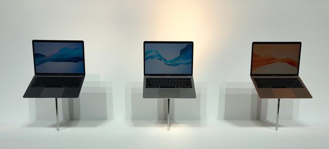 Mời xem những hình ảnh đầu tiên về MacBook Air mới: chiếc laptop mà fan Apple luôn ao ước đây rồi - Ảnh 1.