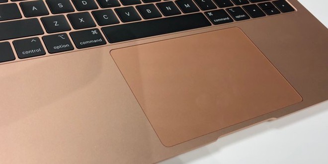 Mời xem những hình ảnh đầu tiên về MacBook Air mới: chiếc laptop mà fan Apple luôn ao ước đây rồi - Ảnh 10.