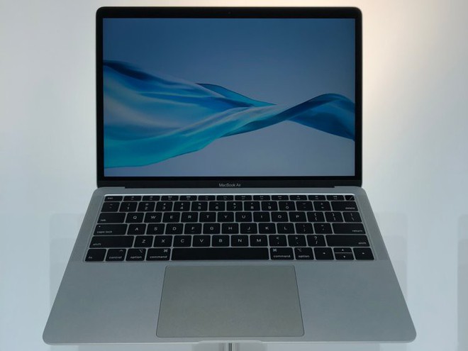 Mời xem những hình ảnh đầu tiên về MacBook Air mới: chiếc laptop mà fan Apple luôn ao ước đây rồi - Ảnh 15.