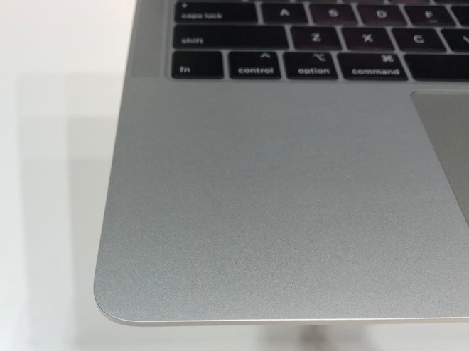 Mời xem những hình ảnh đầu tiên về MacBook Air mới: chiếc laptop mà fan Apple luôn ao ước đây rồi - Ảnh 16.