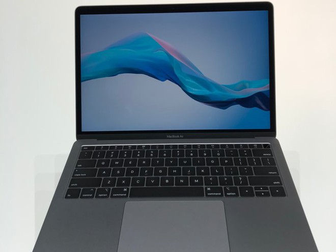 Mời xem những hình ảnh đầu tiên về MacBook Air mới: chiếc laptop mà fan Apple luôn ao ước đây rồi - Ảnh 17.