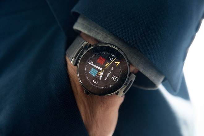 Hãng thời trang Louis Vuitton chuẩn bị ra smartwatch mới, đã được Ủy ban Truyền thông Liên bang cấp chứng nhận - Ảnh 4.