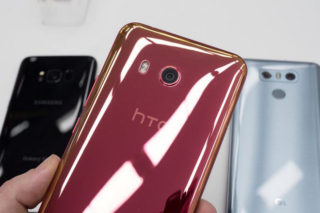 HTC lại tạo cú sốc mới khi doanh thu giảm tới hơn 80% trong tháng 9/2018, chưa biết khi nào mới gượng lại được - Ảnh 1.