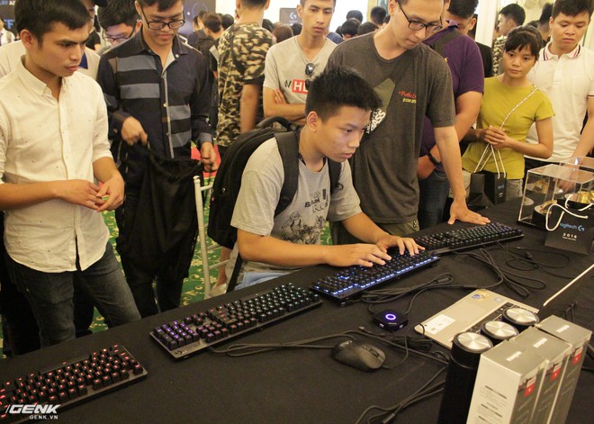 Logitech chính thức ra mắt sạc không dây PowerPlay và tai nghe G933 tại thị trường Việt Nam - Ảnh 9.